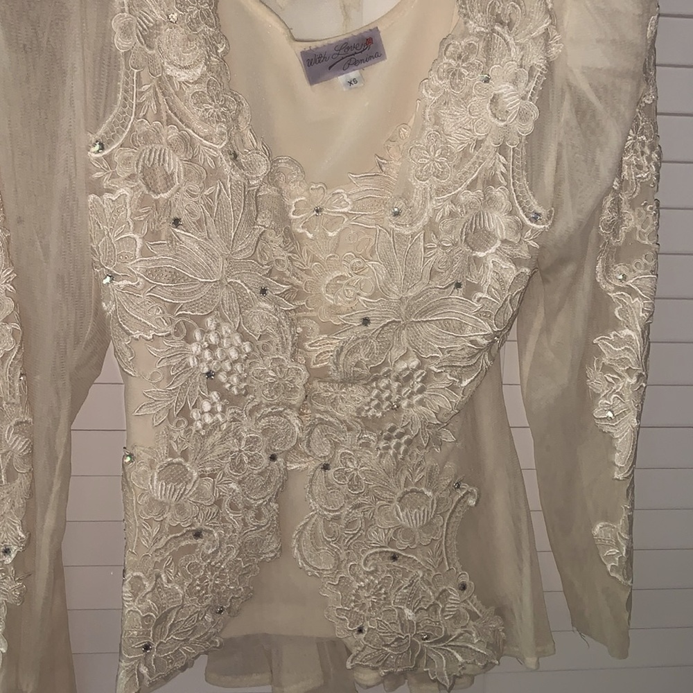 Beautiful Vintage, 3 piece Wedding Suite. - Picture 6 of 10